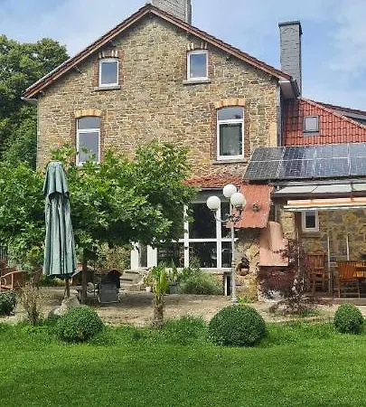 La Maison Des Roses Bed & Breakfast