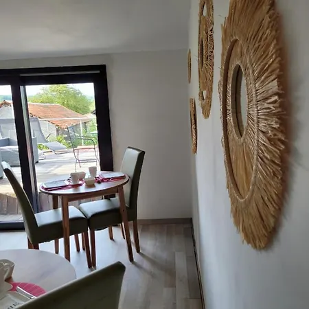 Panzió La Maison Des Roses